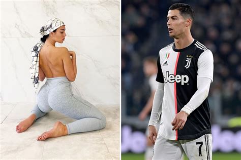 georgina toples|Shirtless Cristiano Ronaldo squeezes Georgina Rodríguezs butt。